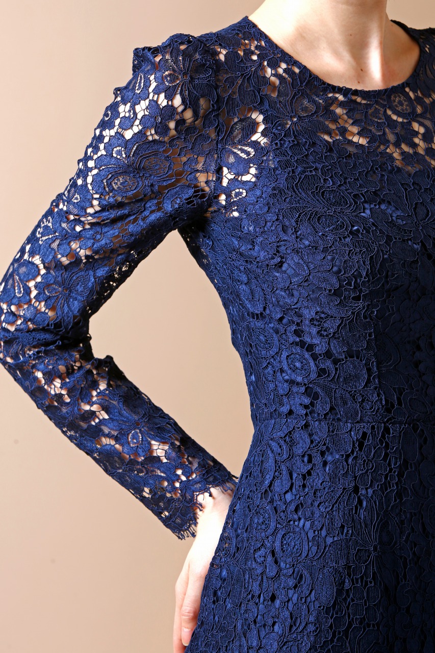 DOLCE＆GABBANA濃紺シルクブレンド素材のフローラルレースのラッフルドレス｜ハイブランドのドレスレンタル Dresscolud